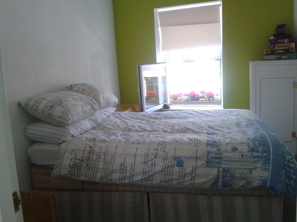 The Crows Nest Holiday Home Burry Port Room photo